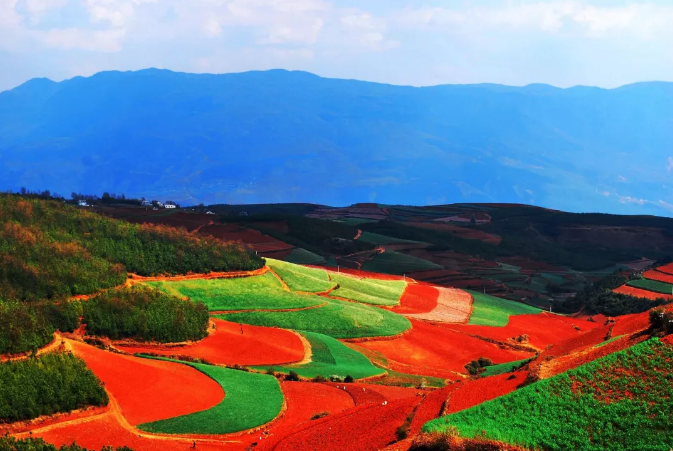 云南東川紅土地的最佳旅游時(shí)間是什么時(shí)候？